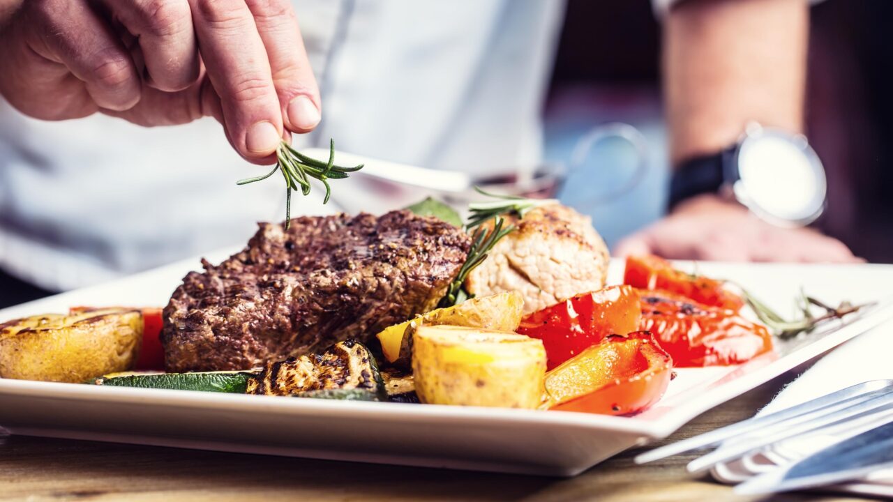 Buffet bestellen in Rotterdam: eten van restaurantkwaliteit voor een prikkie!